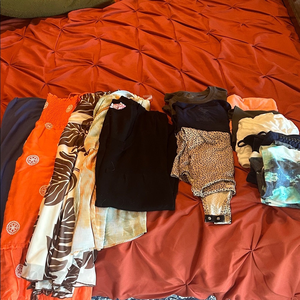 Women’s Bundle - Medium - image 1